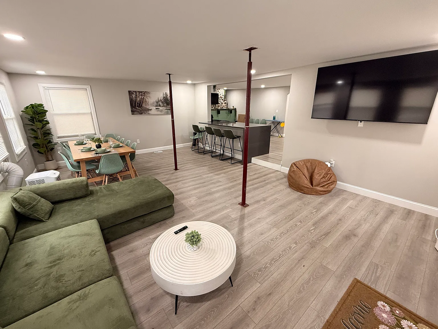 4 bed, 1800 sqft, $4,500 — Photo 2