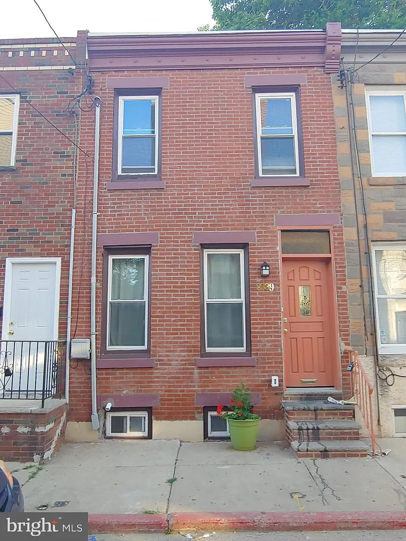 2339 Gerritt St photo 1