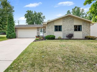 475 Willow Creek Dr, Owatonna, MN 55060