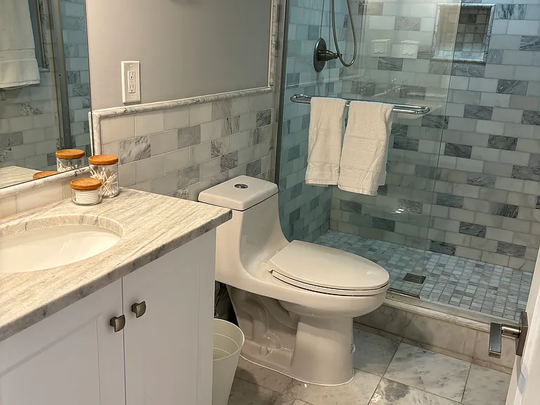 621 Longfellow St NW — Photo 8