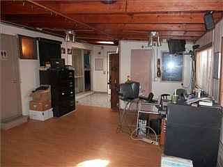 4th image of 2539 Caulfield Dr