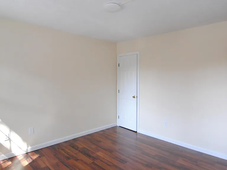 74 Stillwater Dr — Photo 22