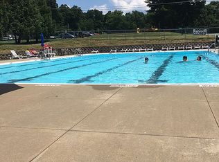 140 Chokeberry Dr, Milford, PA 18337