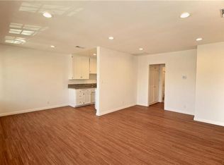 6951 Simpson Ave, North Hollywood, CA 91605