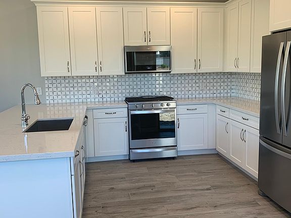 3rd image of 2502 N Heritage St