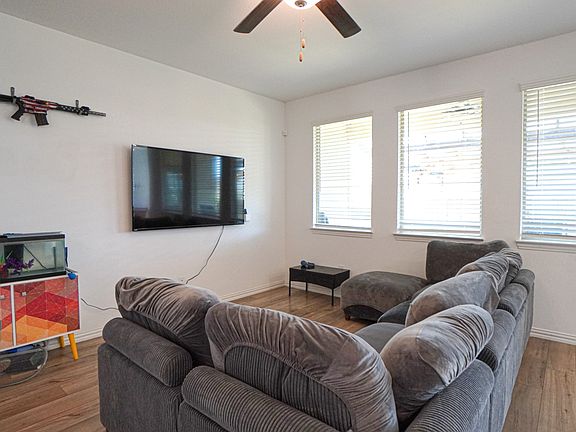 2nd image of 733 Alden Dr