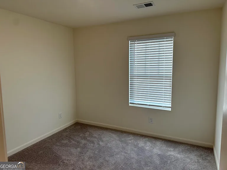 1070 Paddington Dr — Photo 15