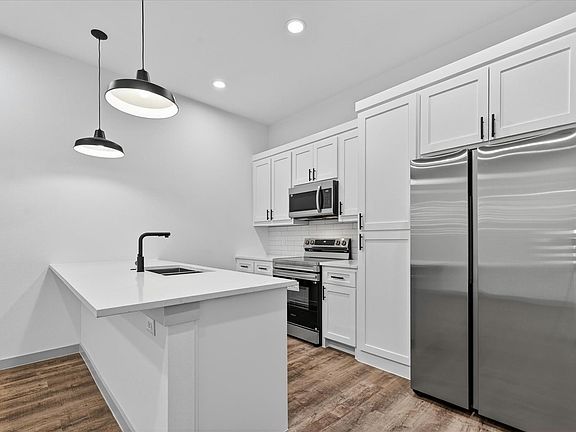 4th image of 2107 Church St #A