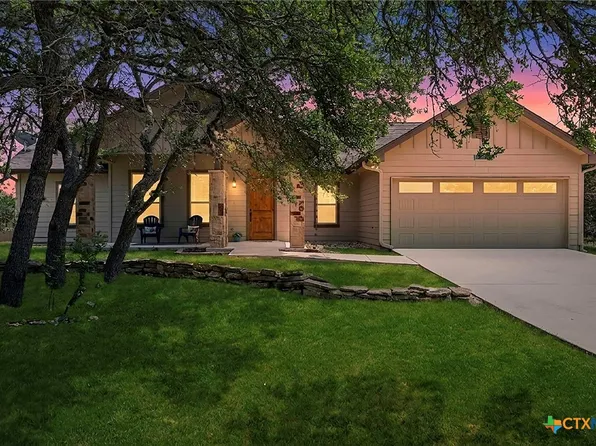 111 Swallow Ct, Canyon Lake, TX 78133