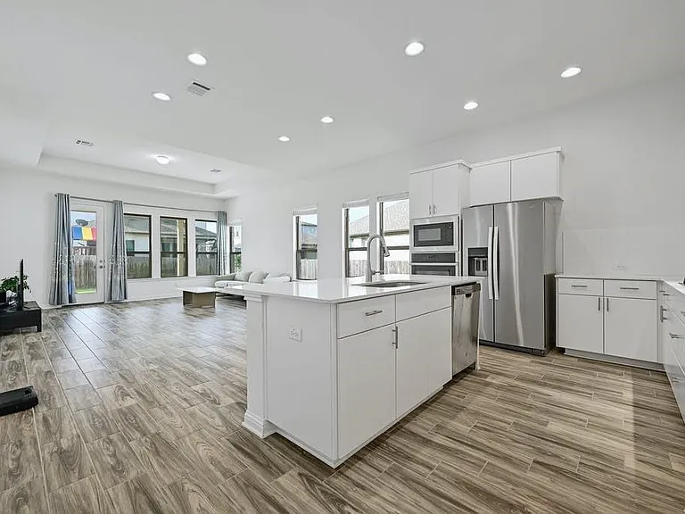 6725 Denia Dr — Photo 7
