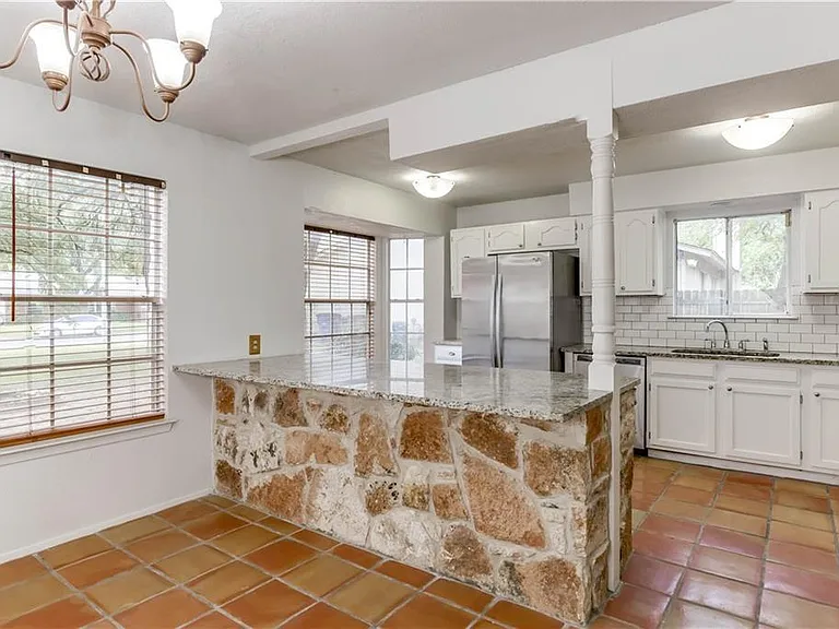 4200 Everest Ln — Photo 7