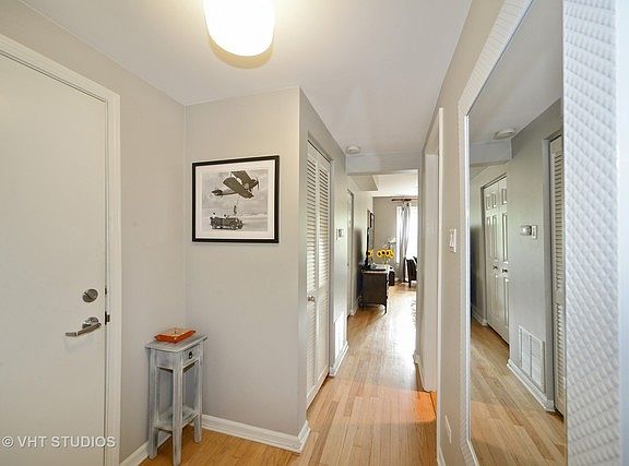 2nd image of 4240 N Clarendon Ave APT 300S
