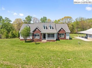 1046 Linneys Mill Rd, Union Grove, NC 28689