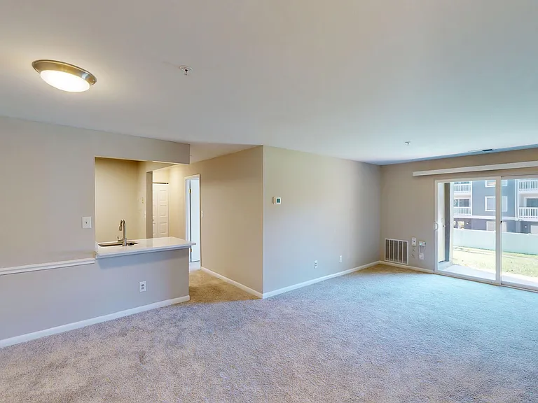Canterbury Apartments — Photo 101