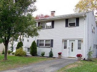 56 Neptune Pl, Colonia, NJ 07067