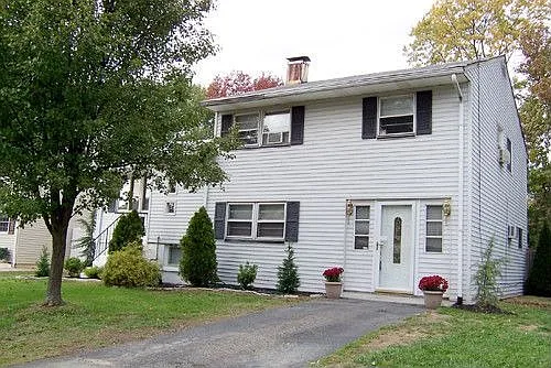 56 Neptune Pl photo 1