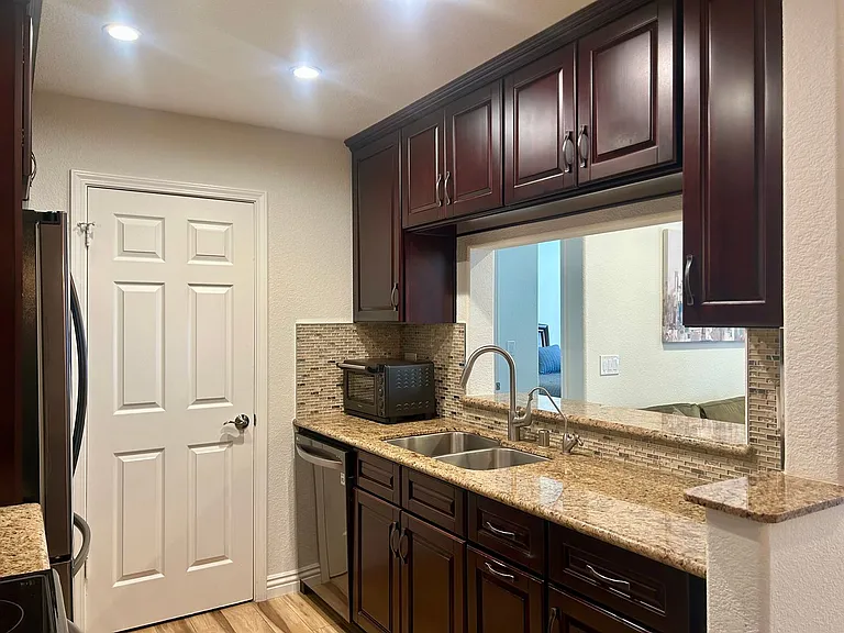 5888 Bridgeport Lake Way — Photo 8