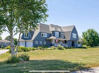 10 Wainwright Dr, Cape Elizabeth, ME 04107
