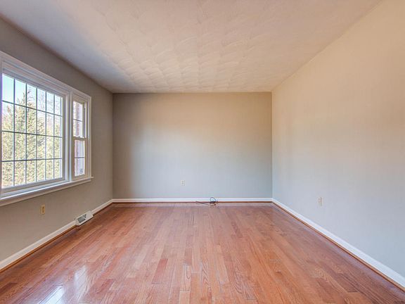 4th image of 430 Aragona Dr