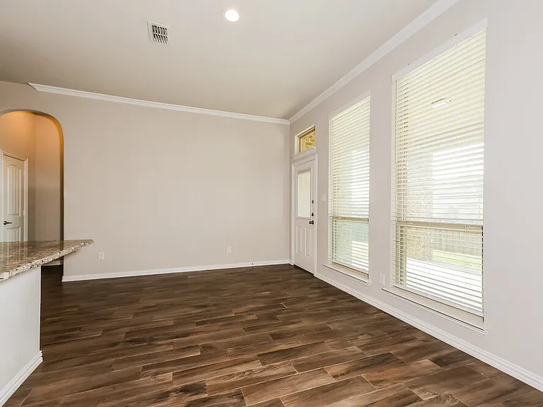 421 Noble Nest Dr — Photo 5