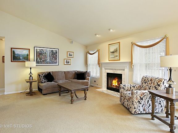 5th image of 1088 N Harvard Cir