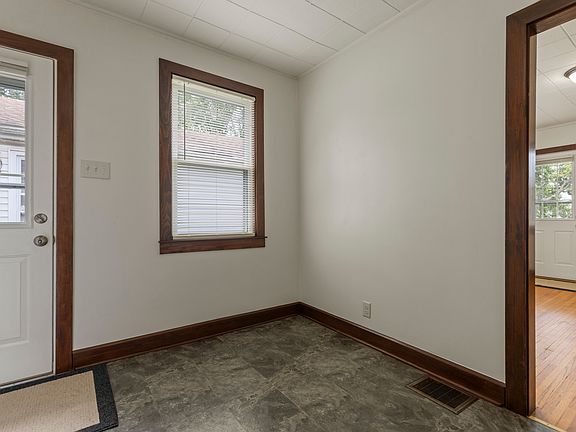 4th image of 2840 Kishwaukee St
