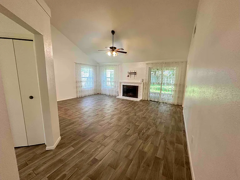 21418 Park Bishop Dr — Photo 2