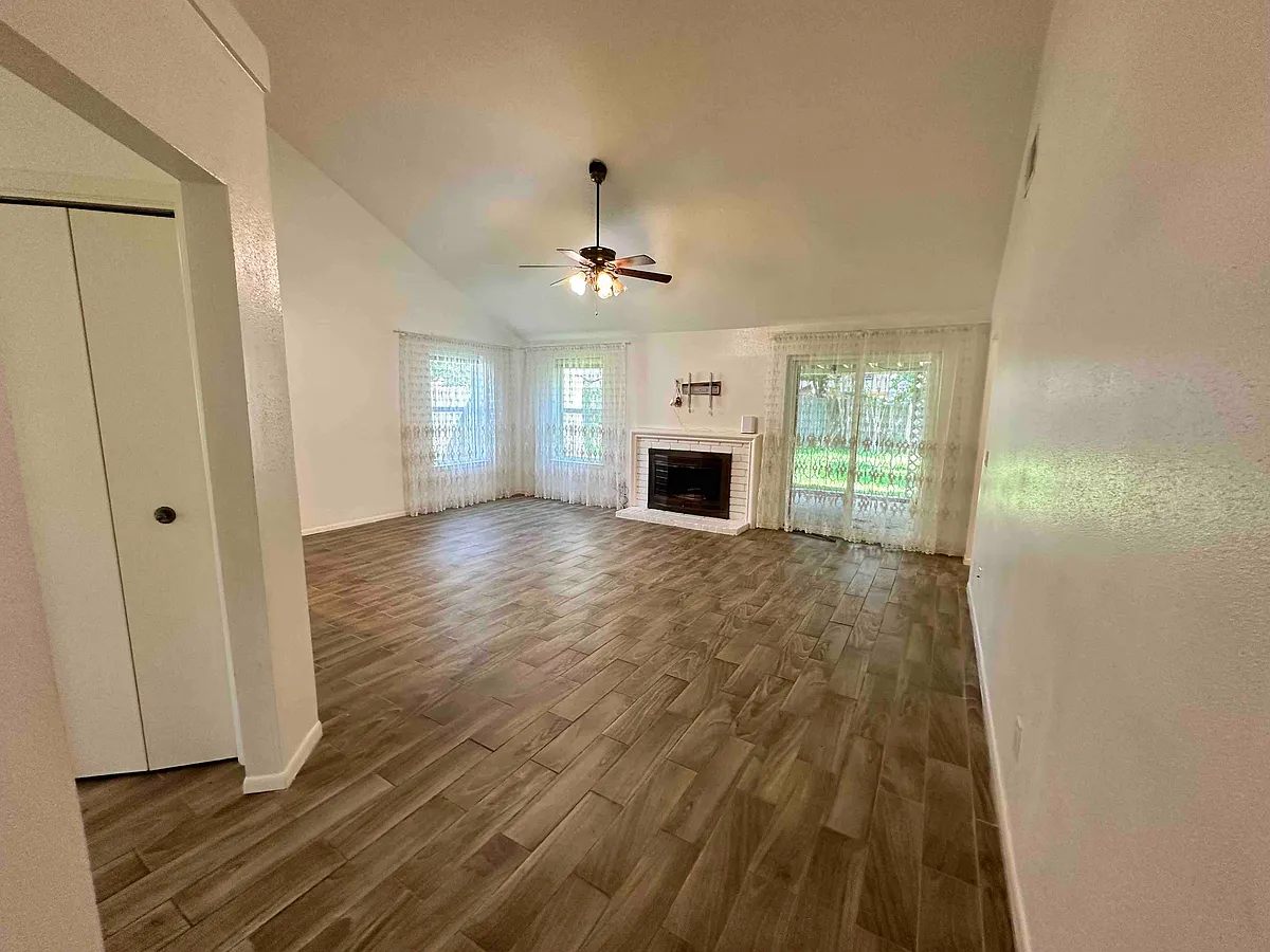 Building Photo - 21418 Park Bishop Dr