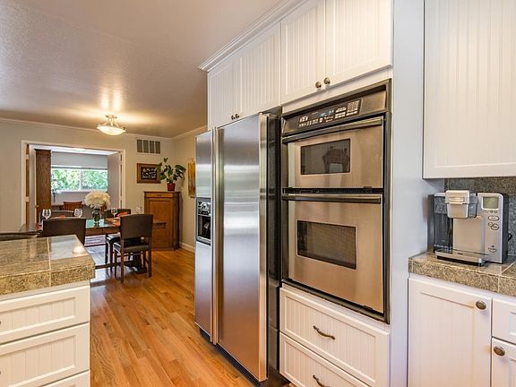 5th image of 5727 Begonia Dr