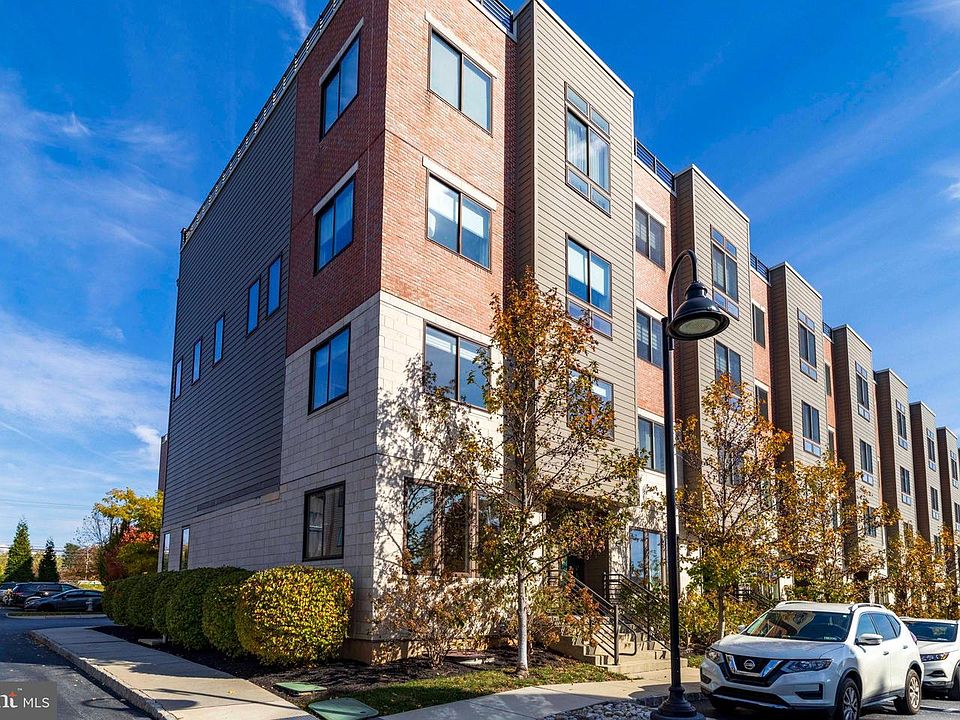 1st image of 401 Lakeview Ct