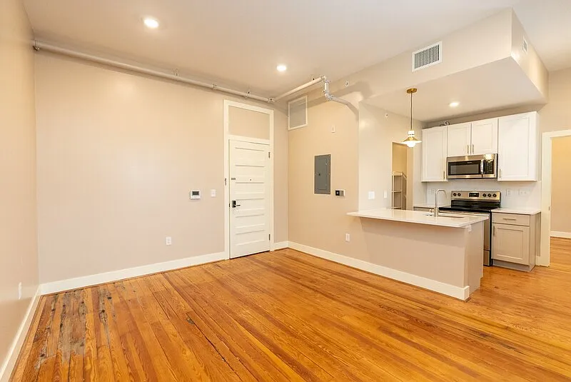 1 bed, 1.0 bath, $1,400 — Photo 3