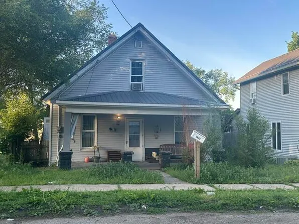 1812 New Hampshire St, Muscatine, IA 52761
