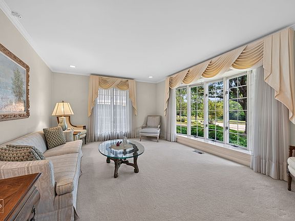 5th image of 6515 Manor Dr