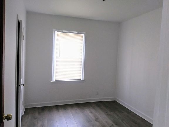 2nd image of 1916 W Sherman Blvd