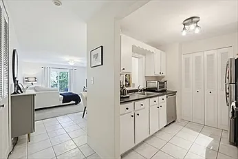 46 Greentree Ln #47 — Photo 6