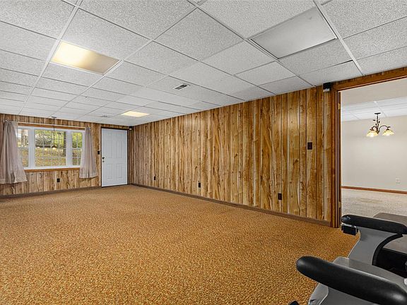 4th image of 14 Woodale Dr