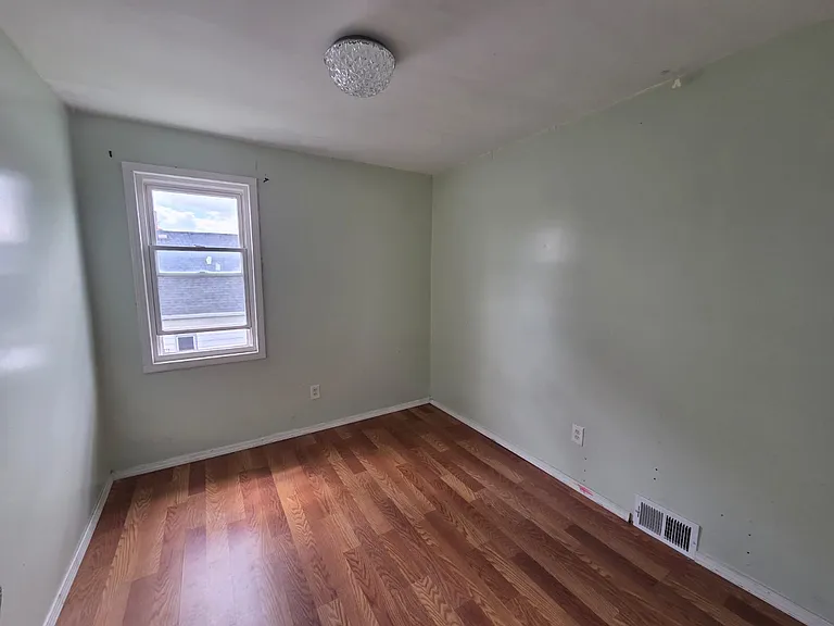 5114 Belmont St #B — Photo 7