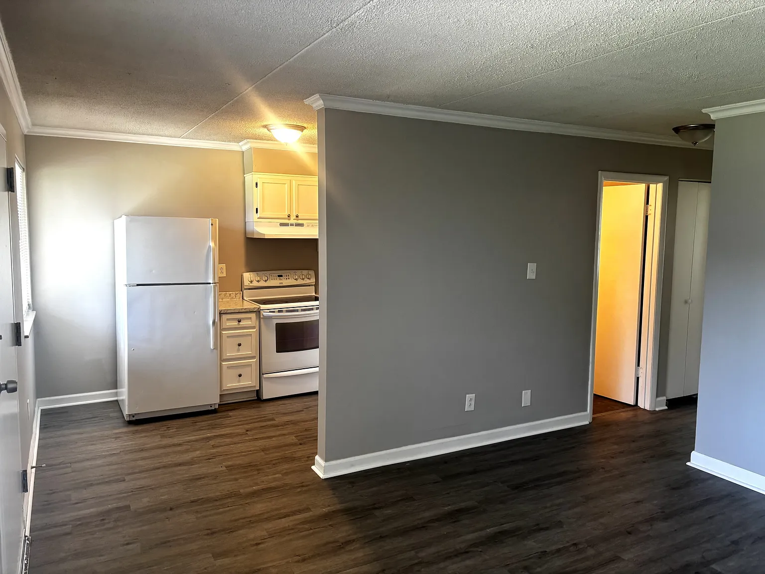 2733 Jersey Ave. B302 - 1 — Photo 4