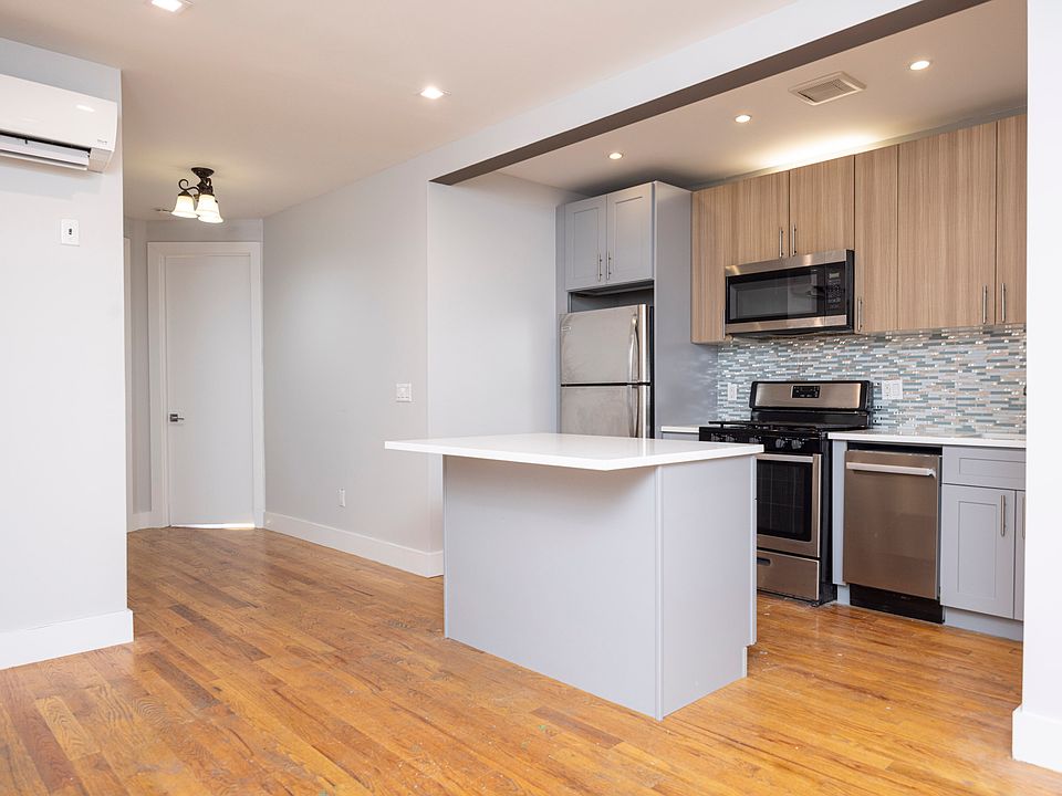 1st image of 126 Douglass St #1B
