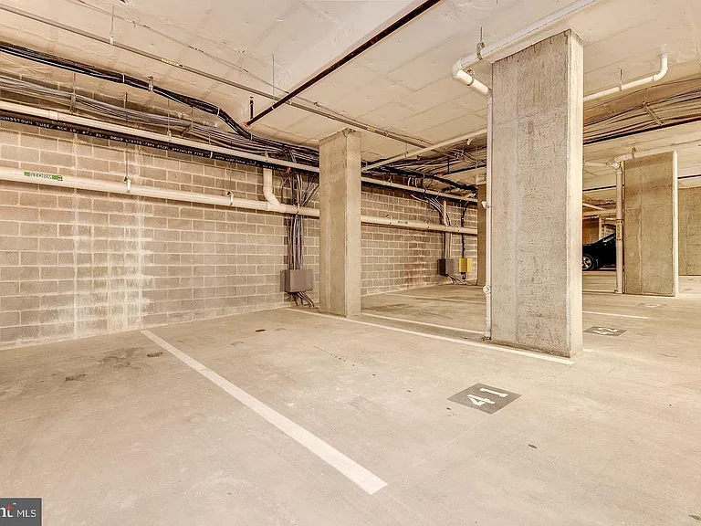 1411 Key Blvd #406 — Photo 37