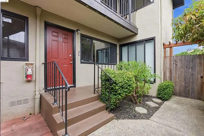 2 bed, 1000 sqft, $3,162 — Photo 3