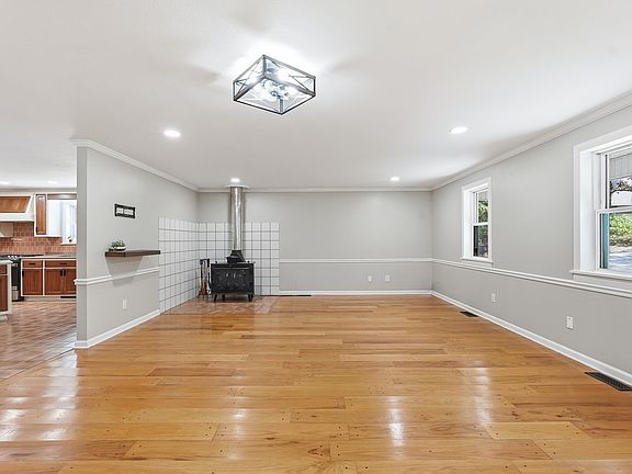 4th image of 224 Longview Point