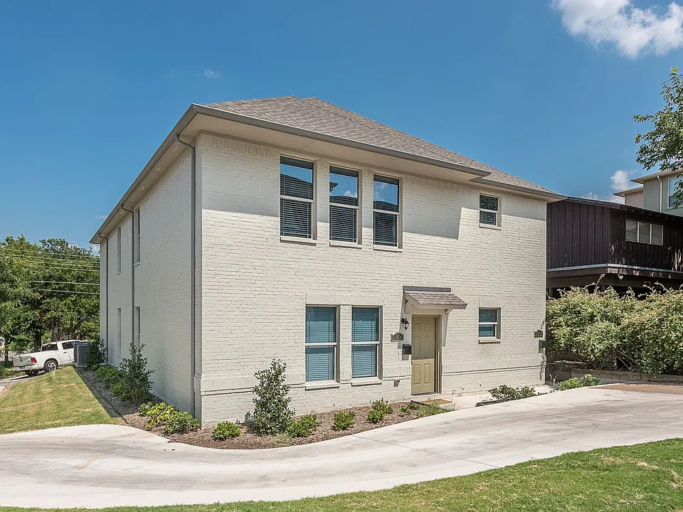 2801 Sandage Ave
