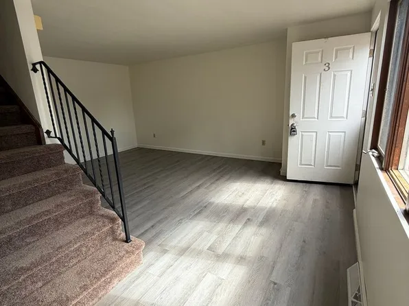 464 East 7th Avenue, 464 E 7th Ave APT 3, Tarentum, PA 15084