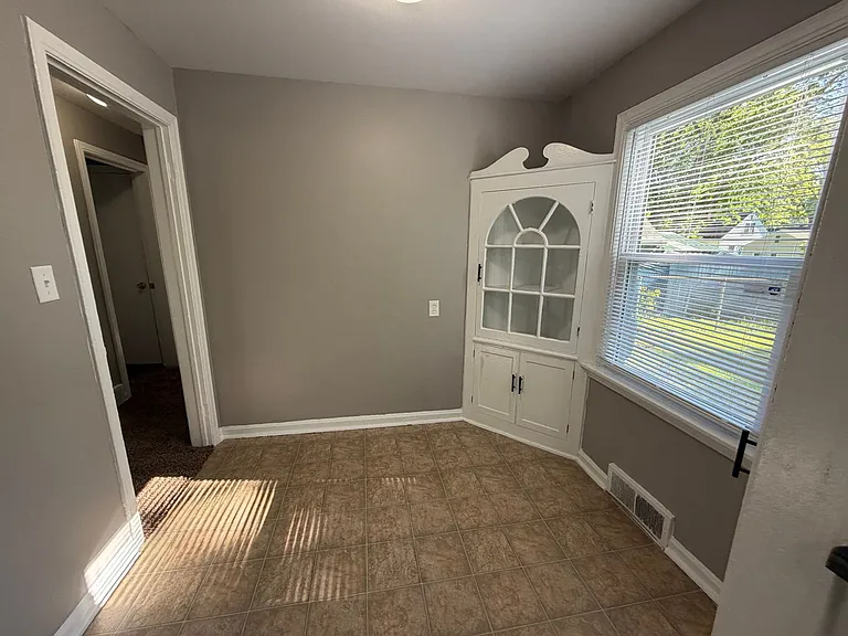 4705 S Anthony Blvd — Photo 3