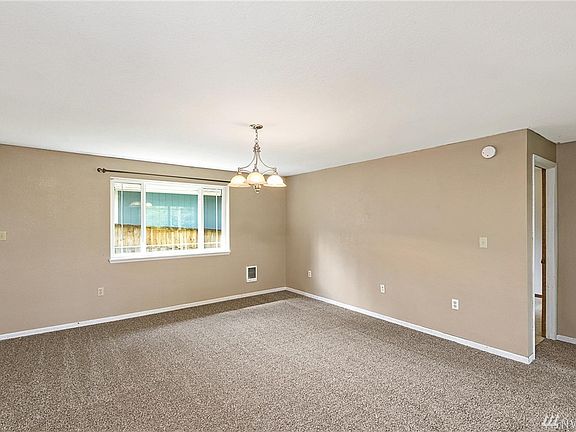5th image of 3900 Celeste Ct SE