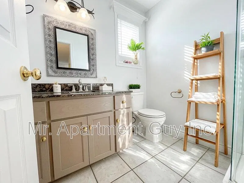 3 bed, 2.5 bath, $2,695 — Photo 3