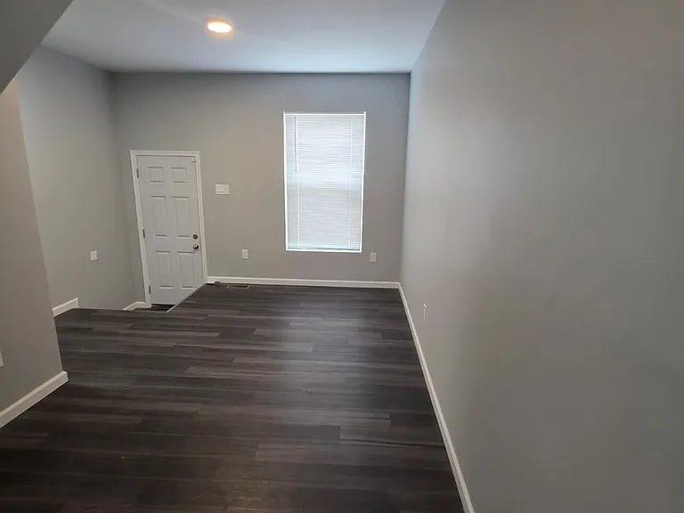 1126 McKean Ave — Photo 5
