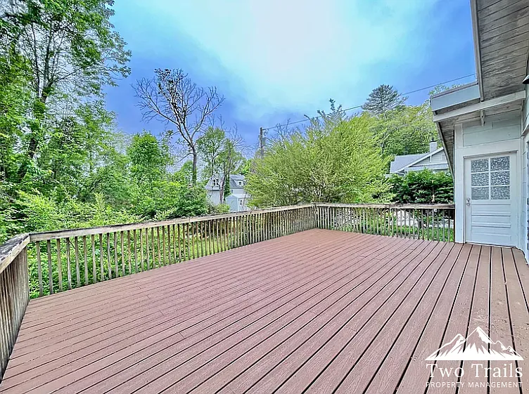 732 Florida Ave — Photo 10