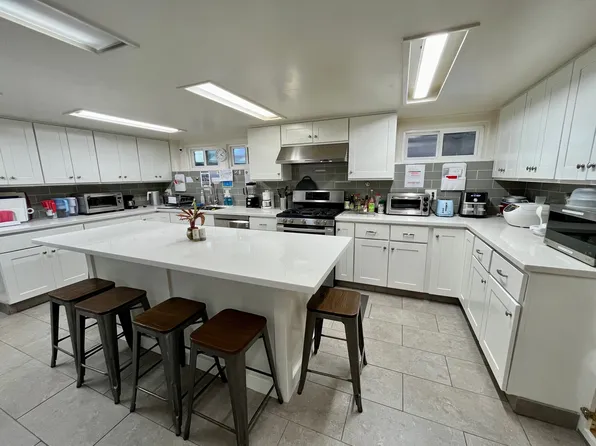 2727 Haste St, Berkeley, CA 94704